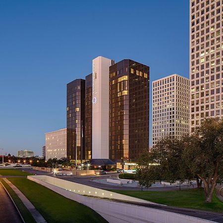 Doubletree By Hilton Hotel Houston Greenway Plaza Esterno foto