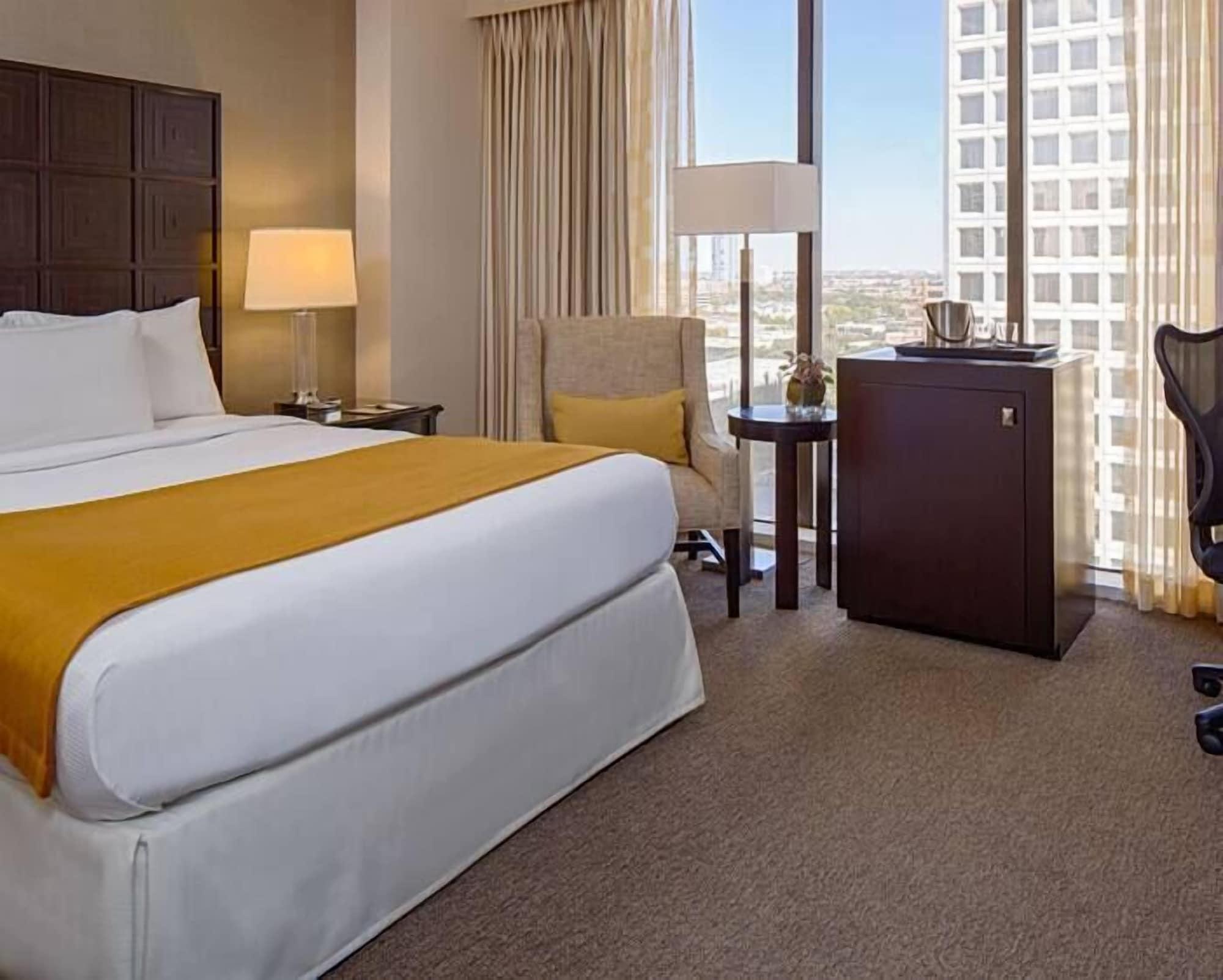 Doubletree By Hilton Hotel Houston Greenway Plaza Esterno foto