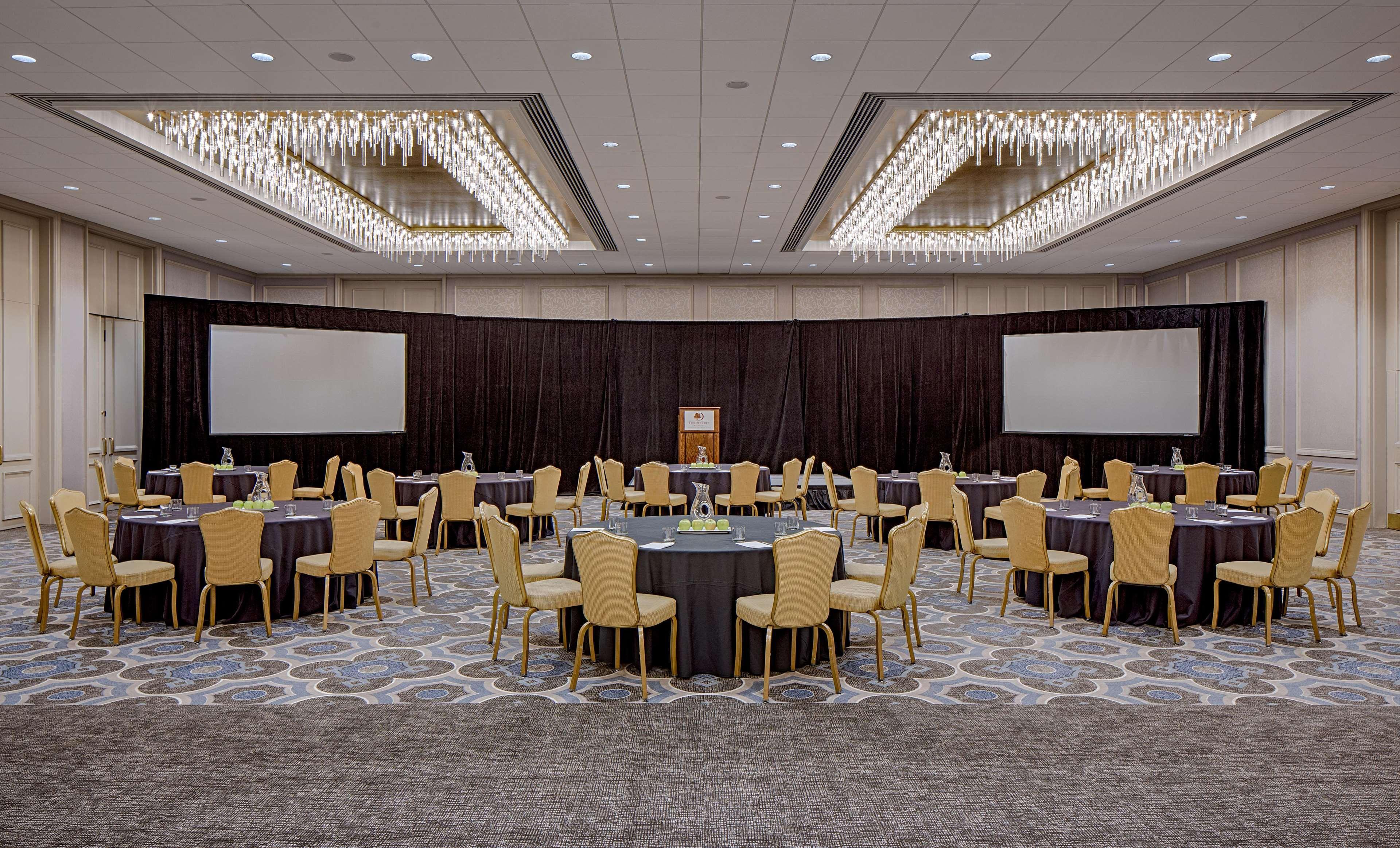 Doubletree By Hilton Hotel Houston Greenway Plaza Esterno foto