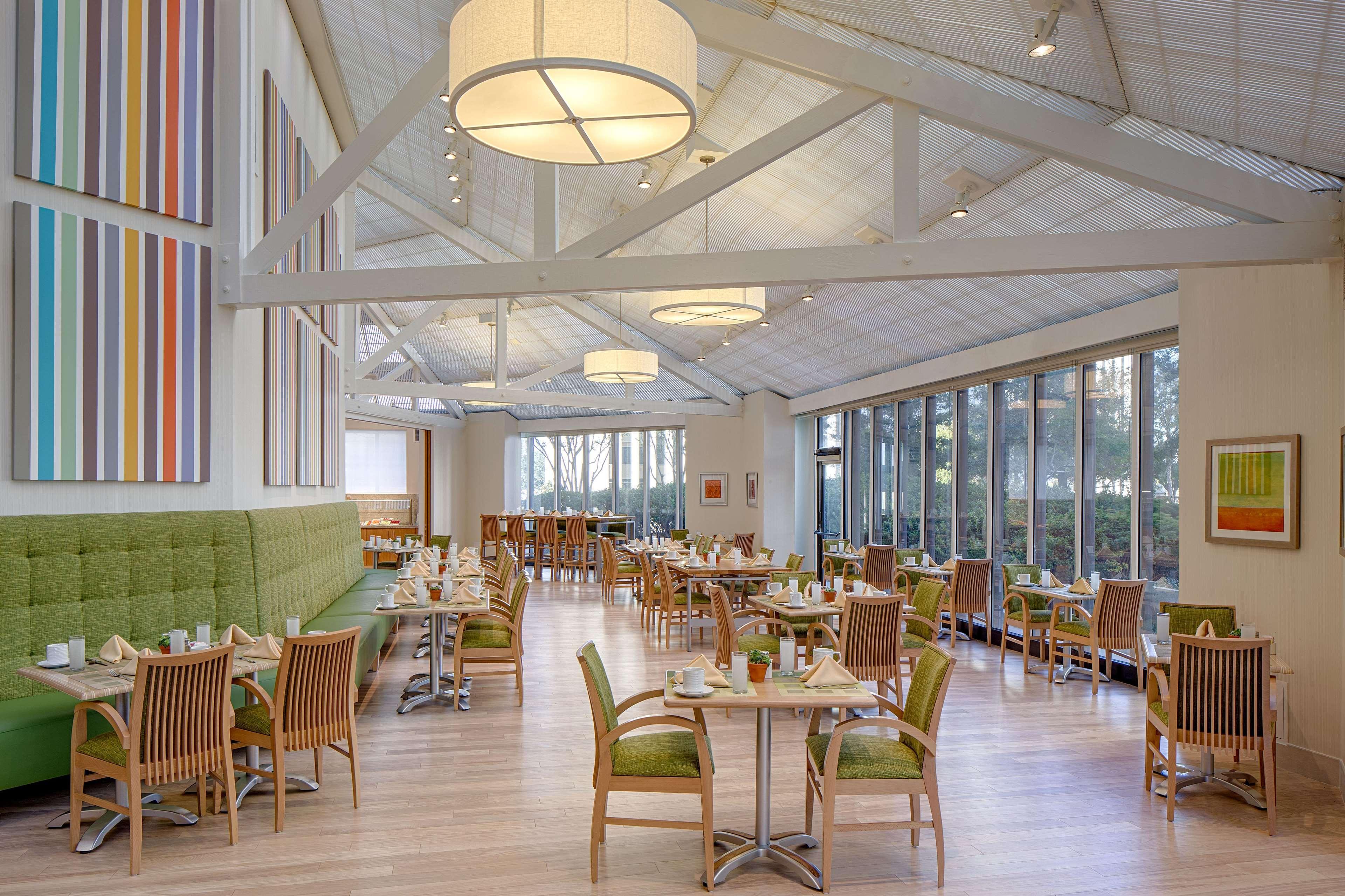Doubletree By Hilton Hotel Houston Greenway Plaza Esterno foto