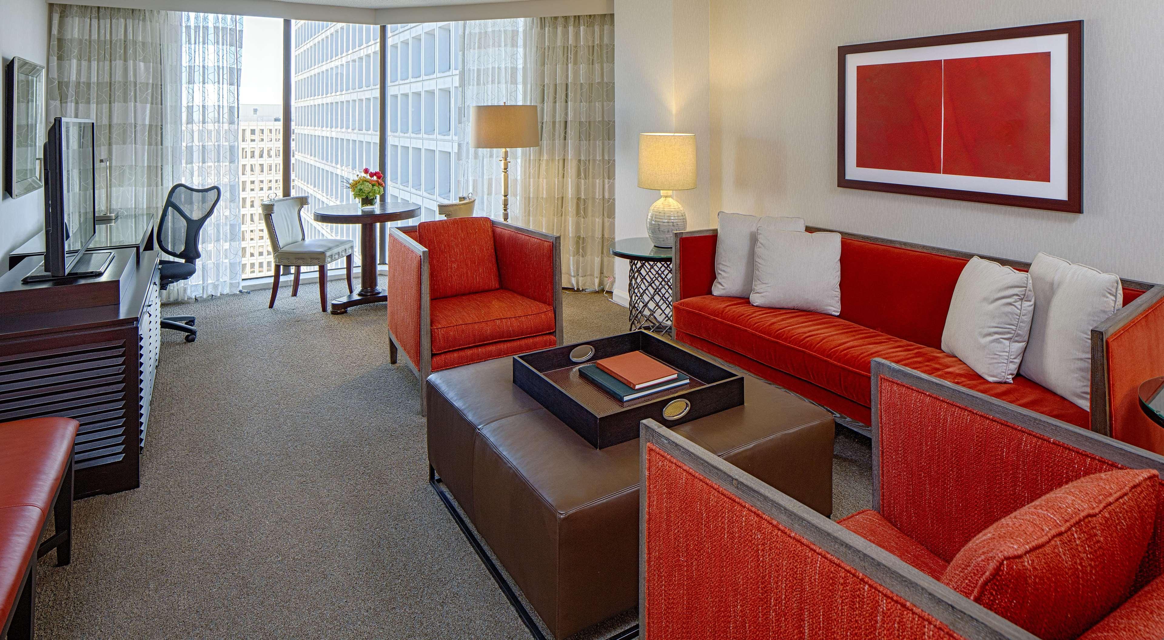 Doubletree By Hilton Hotel Houston Greenway Plaza Esterno foto