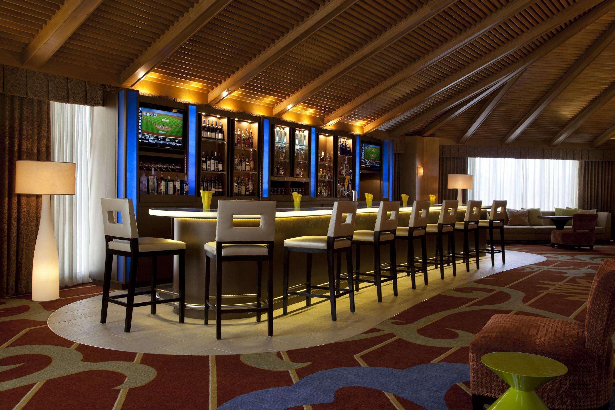 Doubletree By Hilton Hotel Houston Greenway Plaza Esterno foto