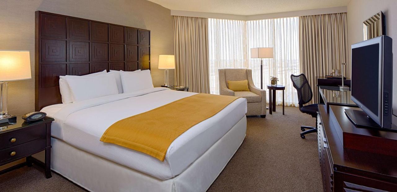 Doubletree By Hilton Hotel Houston Greenway Plaza Esterno foto