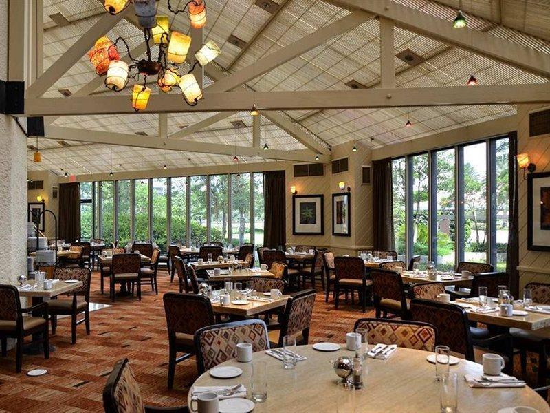Doubletree By Hilton Hotel Houston Greenway Plaza Esterno foto