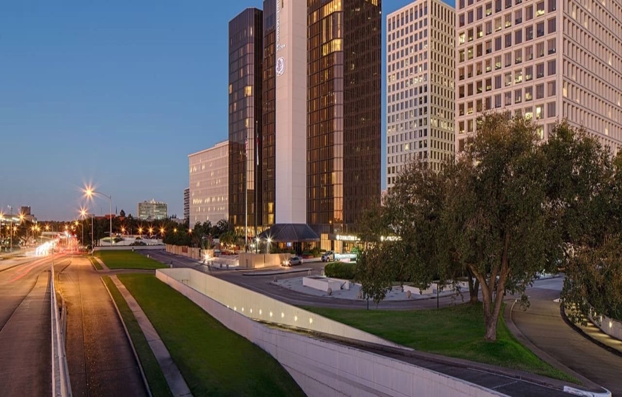Doubletree By Hilton Hotel Houston Greenway Plaza Esterno foto