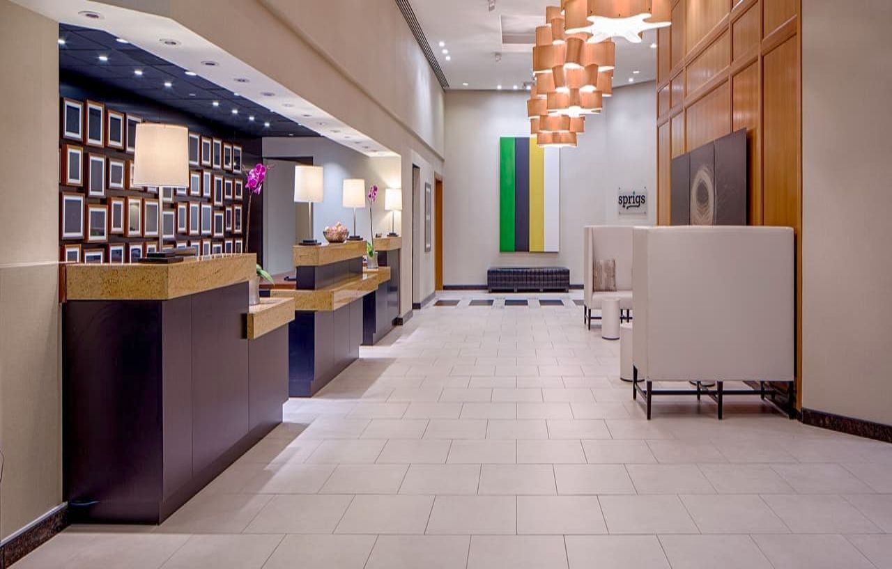 Doubletree By Hilton Hotel Houston Greenway Plaza Esterno foto
